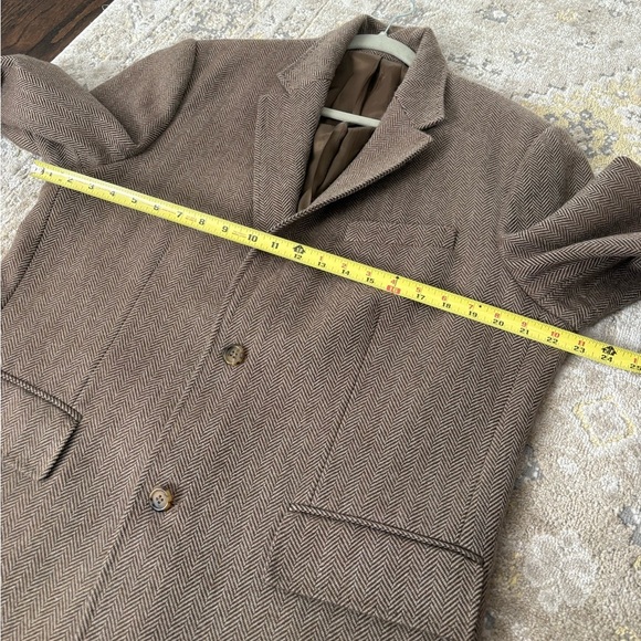 J. Crew Men’s Herringbone Wool Blazer - Picture 9 of 14